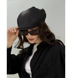 Black Flat Cap – Minimal...